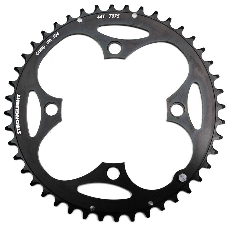 Plateau VTT Stronglight 4 branches 104 mm extérieur triple noir 8-9 v ép. 4 mm – 44 dents