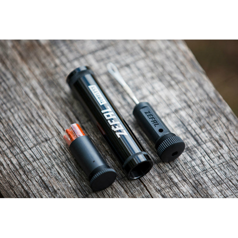 Kit de réparation tubeless Zefal Z Bar fixation porte-bidon – vue 3