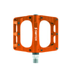 Pédales plateforme VTT Switch Freeride alu CNC 100 x 90 mm à picots (paire) – Orange