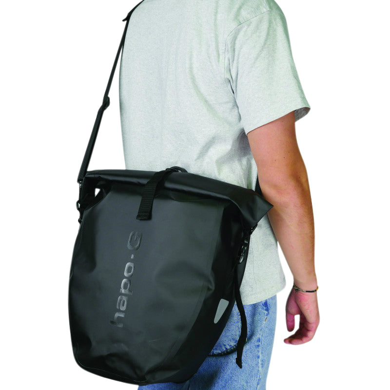 Sacoche arrière latérale Hapo.G étanche PVC 20 L noire fixation crochets – vue 4