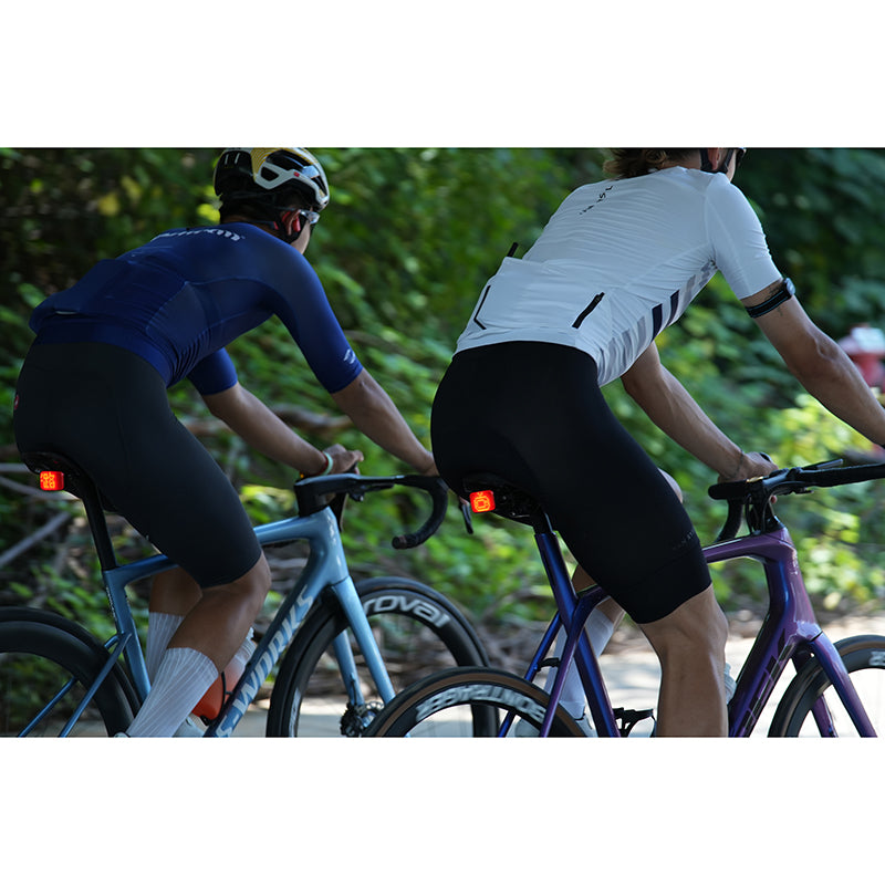 Éclairage arrière USB iGPSport ET6 Emoji clignotant intelligent – vue 11