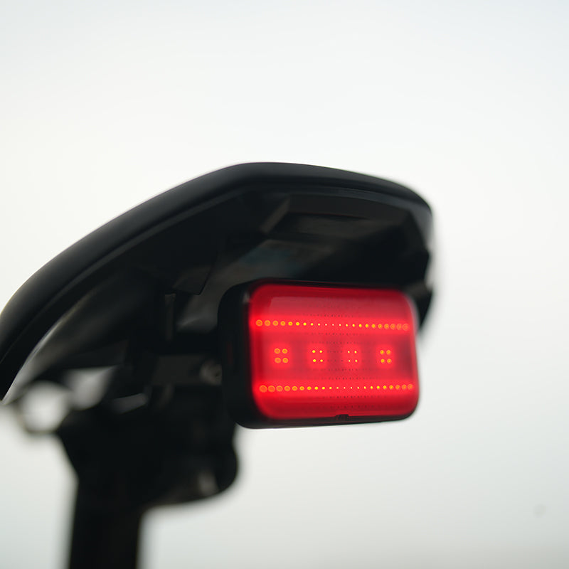 Éclairage arrière USB iGPSport ET6 Emoji clignotant intelligent – vue 35