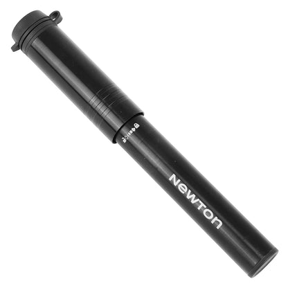 Mini pompe route Newton alu noire 8 bars avec flexible rétractable