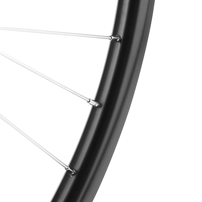 Roue avant VTT 26" disque 6 trous noire axe plein – vue 4
