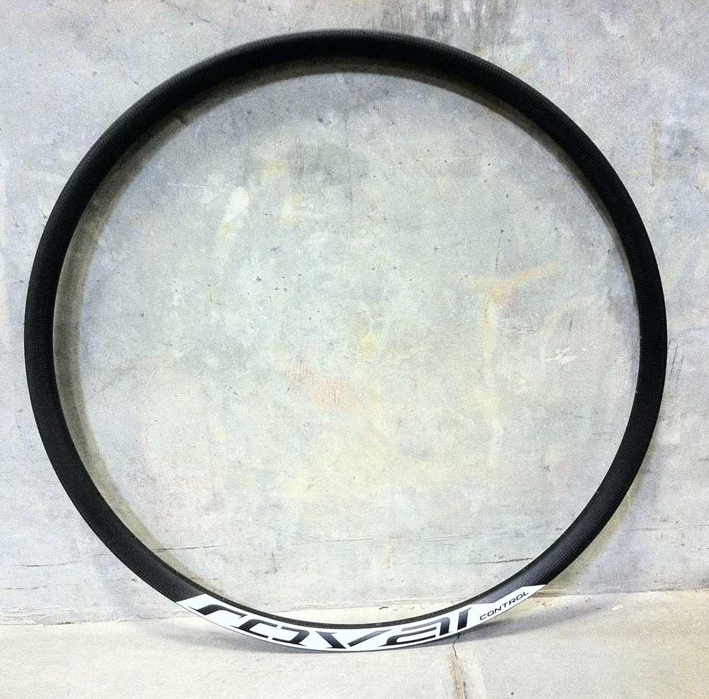 Jante SPECIALIZED MY13 ROVAL CONTROL 29 CARBON RIM FRONT/REAR, 32 HOLE, 22MM INNER WIDTH, BLK RIM W/ WHT DECAL