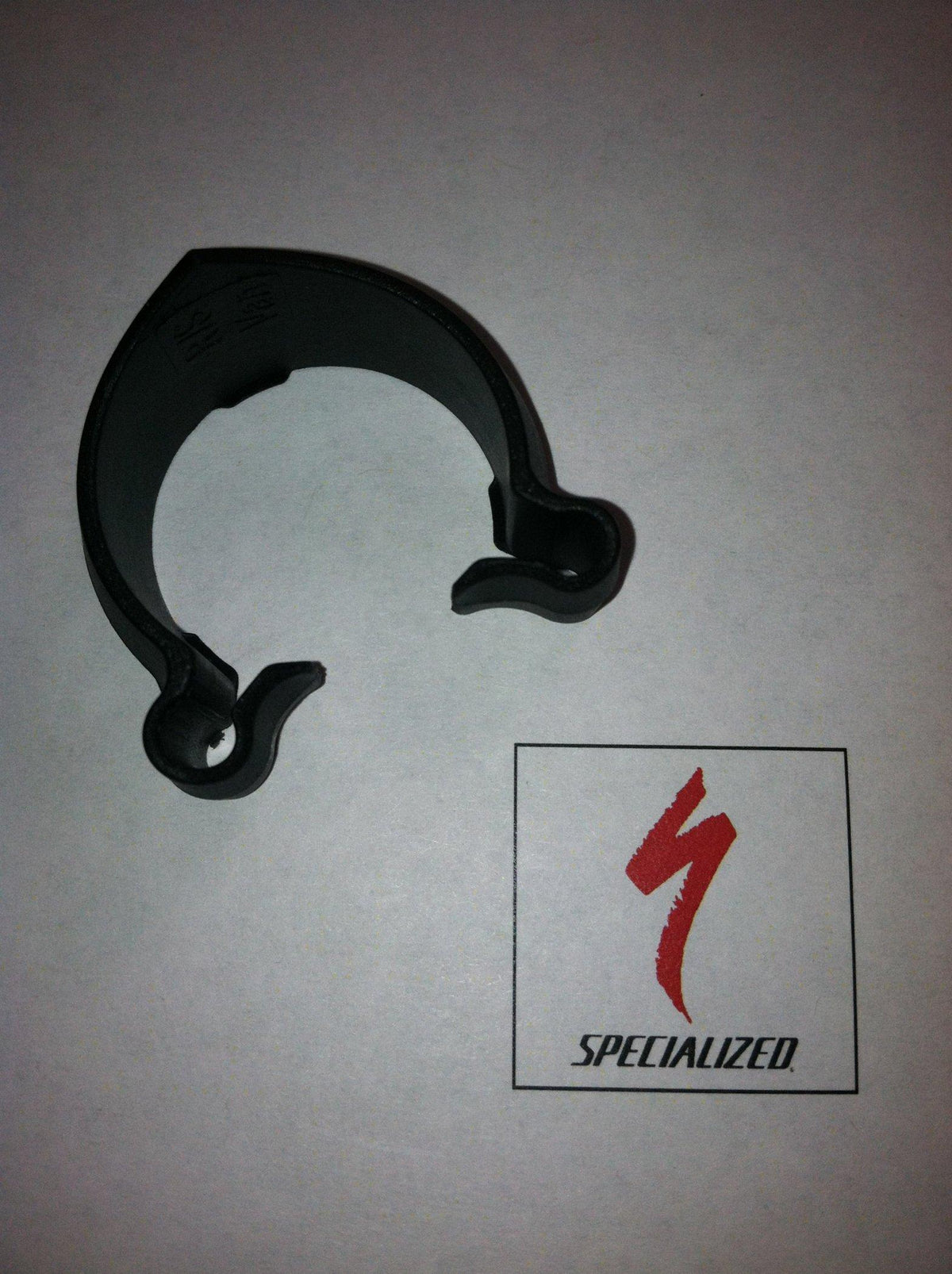 Guide-câble SPECIALIZED CLIP, MY11-13 DEMO 8, 4MM SHIFT / 5MM BRAKE HOSE CABLE GUIDE, FOR FOX REAR SHOCK (CB6-140)
