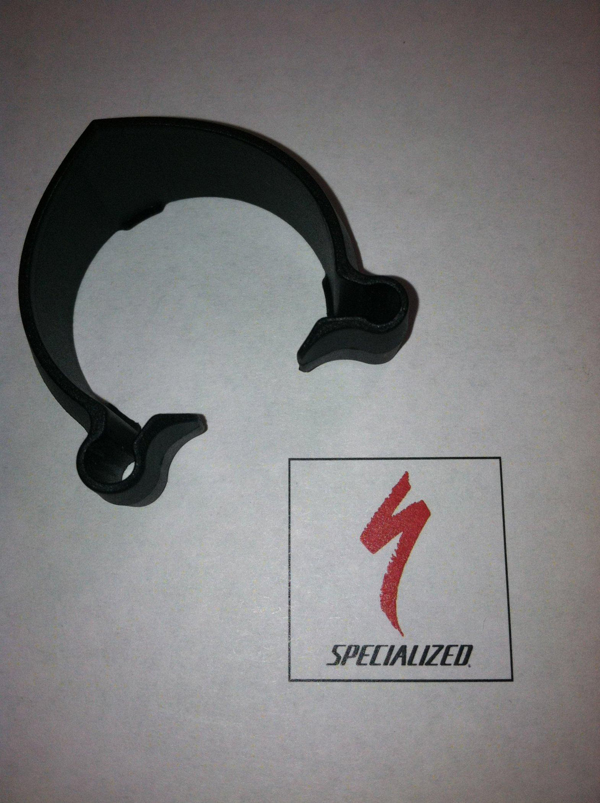Guide-câble SPECIALIZED CLIP, MY11-13 DEMO 8, 4MM SHIFT / 5MM BRAKE HOSE CABLE GUIDE, FOR ROCK SHOX REAR SHOCK (CB6-139)