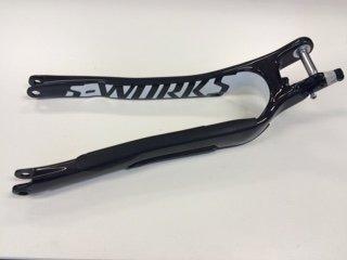 Base arrière SPECIALIZED MY14 SW CAMBER 29, CARBON CHAINSTAY, 12X142MM - GLOSS CARBON/WHITE (NO LONGER PRODUCED)