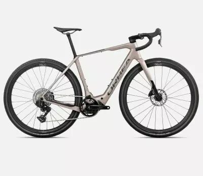 V�lo gravel �lectrique Orbea Denna M31e 2026